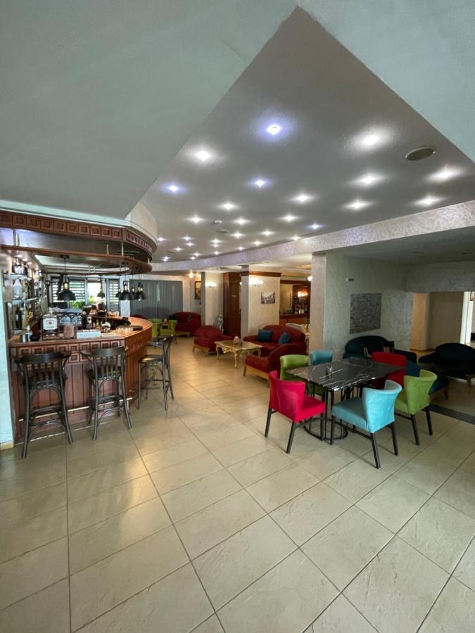 Terra Europe Brontes Hotel تارغوفيشته المظهر الخارجي الصورة