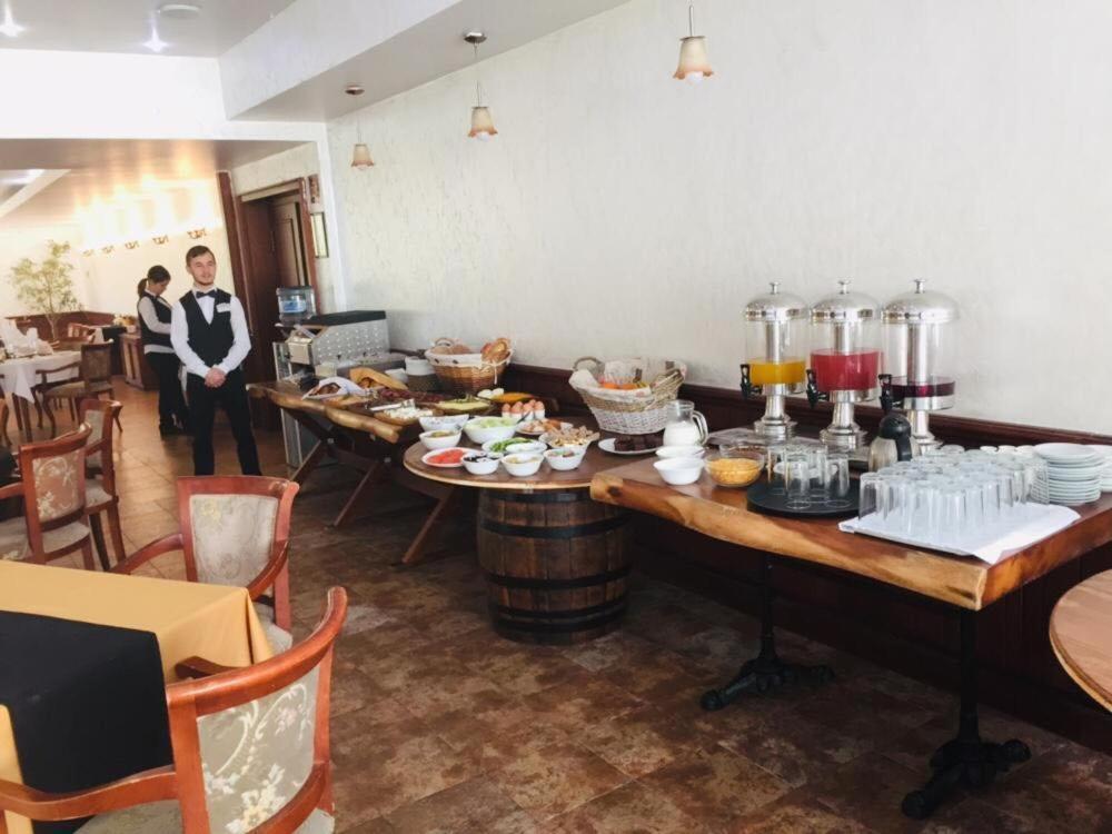 Terra Europe Brontes Hotel تارغوفيشته المظهر الخارجي الصورة