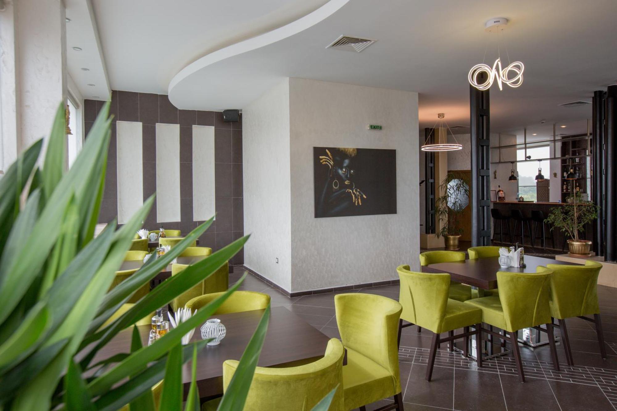 Terra Europe Brontes Hotel تارغوفيشته المظهر الخارجي الصورة