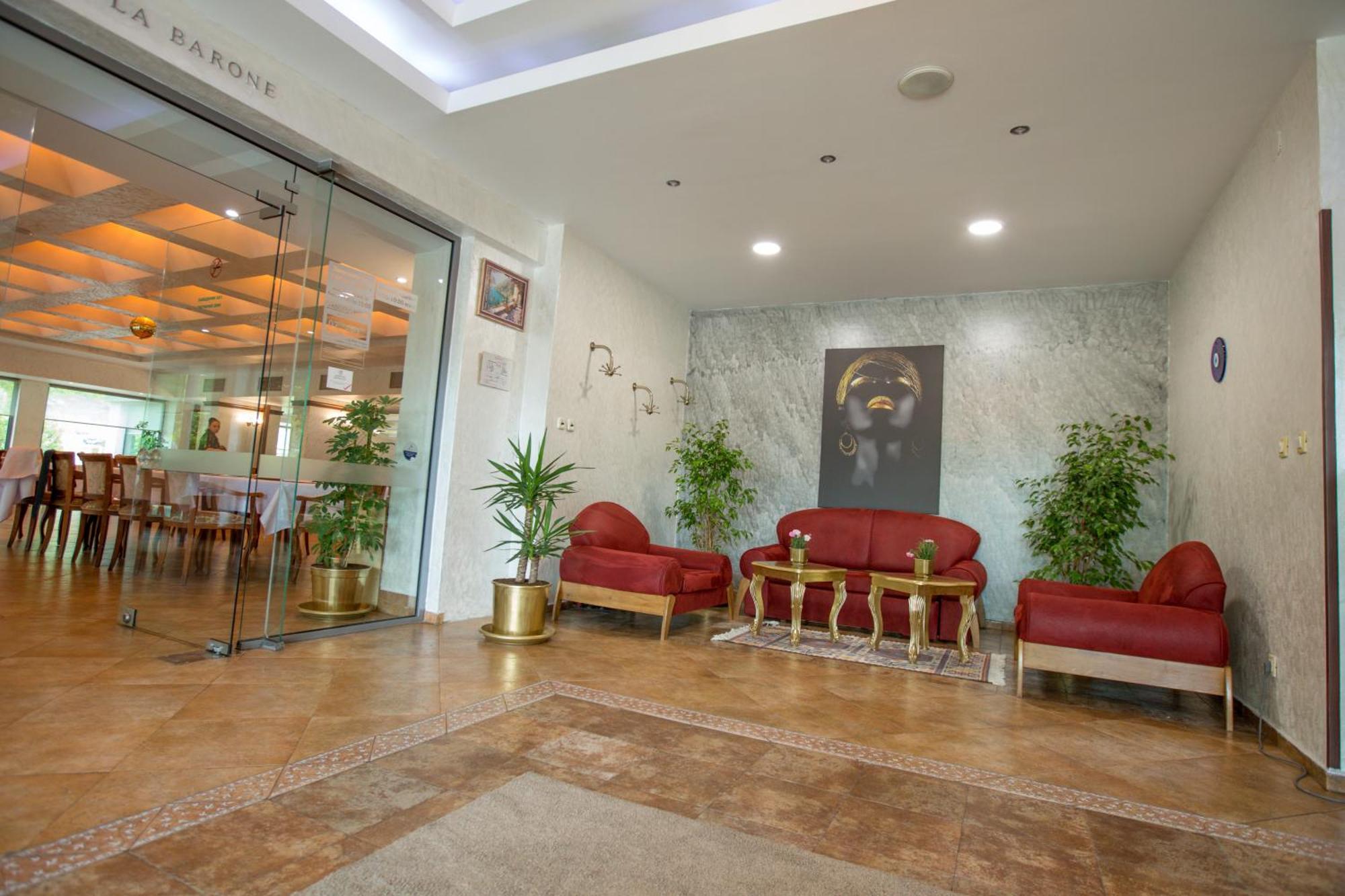 Terra Europe Brontes Hotel تارغوفيشته المظهر الخارجي الصورة