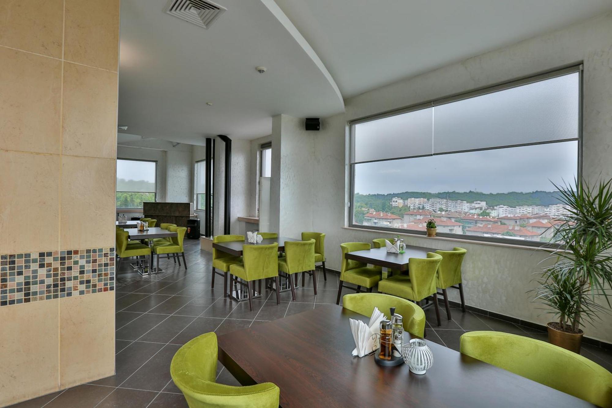 Terra Europe Brontes Hotel تارغوفيشته المظهر الخارجي الصورة
