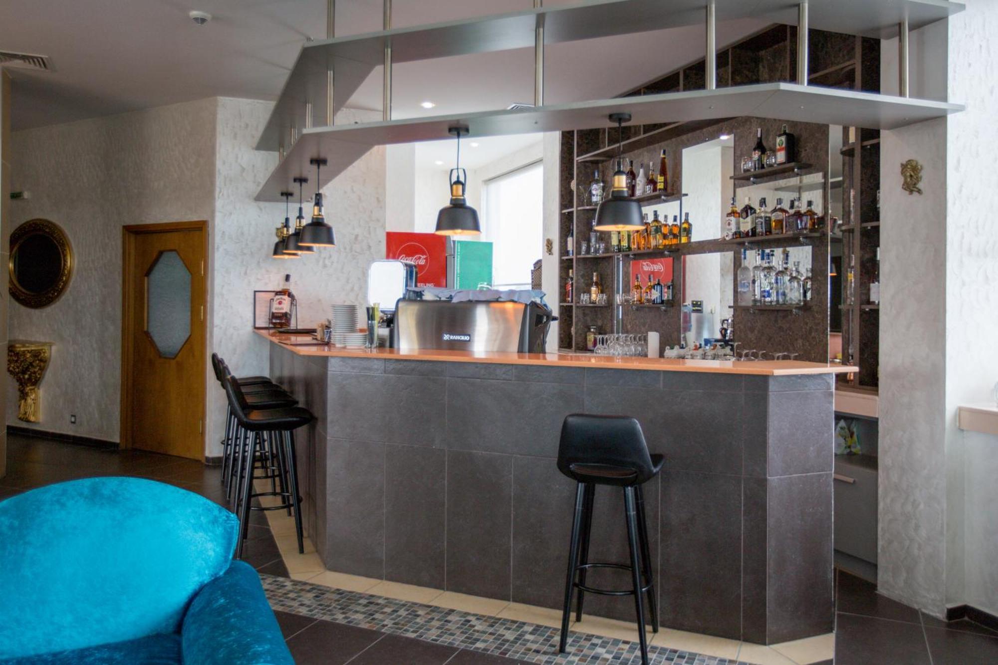 Terra Europe Brontes Hotel تارغوفيشته المظهر الخارجي الصورة