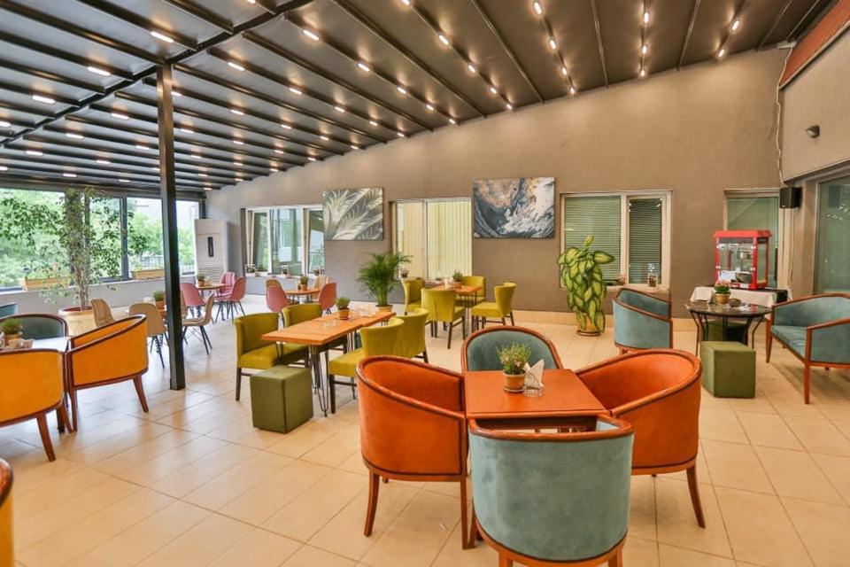 Terra Europe Brontes Hotel تارغوفيشته المظهر الخارجي الصورة