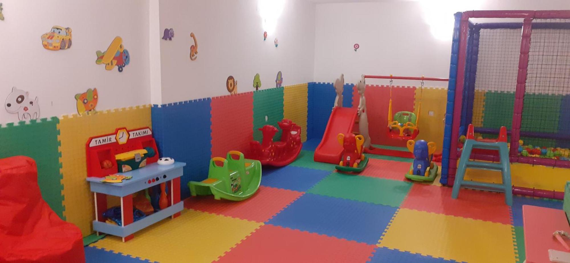 Terra Europe Brontes Hotel تارغوفيشته المظهر الخارجي الصورة