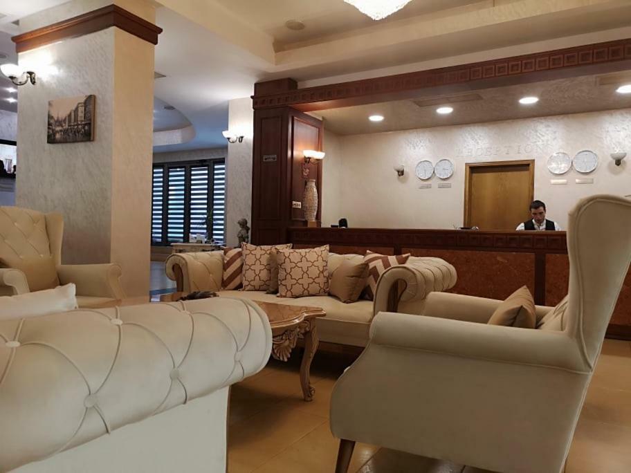 Terra Europe Brontes Hotel تارغوفيشته المظهر الخارجي الصورة